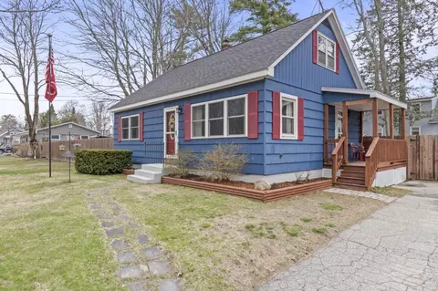 15 Williams Dr, Topsham, ME 04086