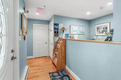 Entry Way - 525 Post Rd, Wells, ME 04090 photo 1 of 8