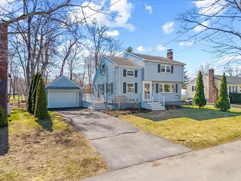 10 Meadowbrook Ln, Portland, ME 04102