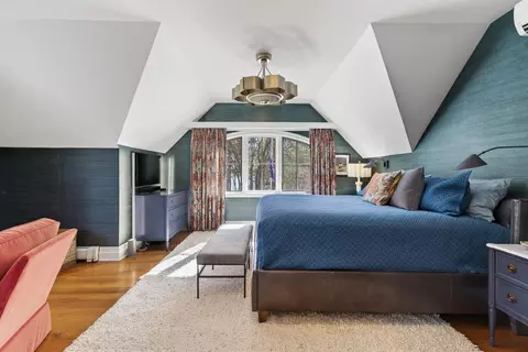 Bedroom - 122 Old Ferry Rd, Phippsburg, ME 04562 photo 2 of 4