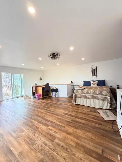 Bedroom - 190 Deer Hill Rd, Harrison, ME 04040 photo 2 of 2