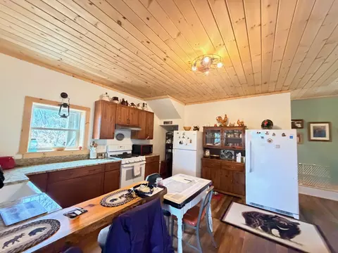 Kitchen - 190 Deer Hill Rd, Harrison, ME 04040 photo 5 of 6