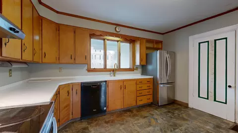 Kitchen - 9 Sewall St, Augusta, ME 04330 photo 6 of 7