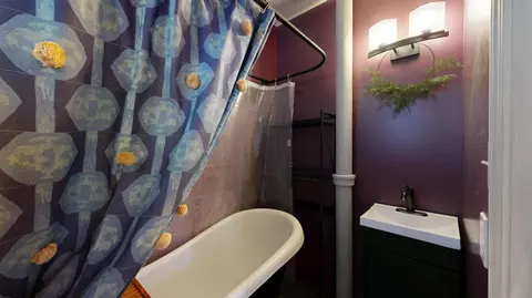 Bath - 9 Sewall St, Augusta, ME 04330 photo 2 of 4