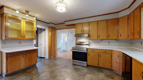 Kitchen - 9 Sewall St, Augusta, ME 04330 photo 4 of 7
