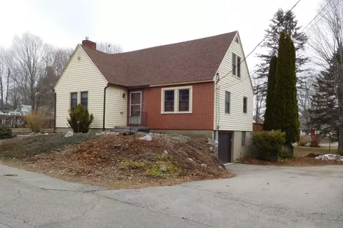 7 Joy St, Springvale, ME 04083