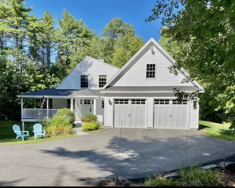 9 Ridge Rd, Raymond, ME 04071