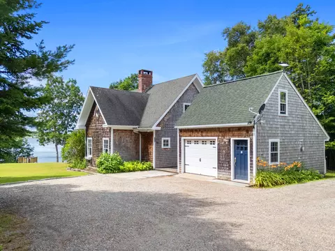 95 Osprey Reach Rd, Stockton Springs, ME 04981