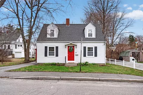 53 Corliss St, Bath, ME 04530