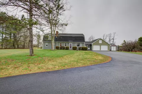 315 River Rd, Windham, ME 04062