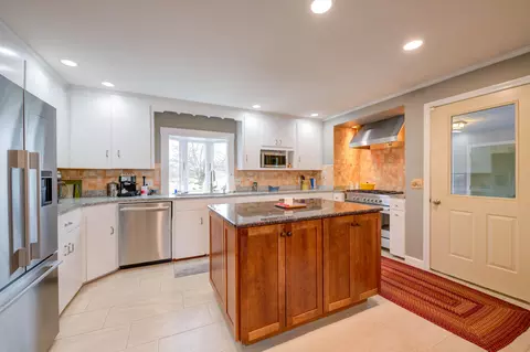 Kitchen - 315 River Rd, Windham, ME 04062 photo 2 of 4