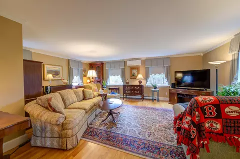 Living - 315 River Rd, Windham, ME 04062 photo 1 of 2