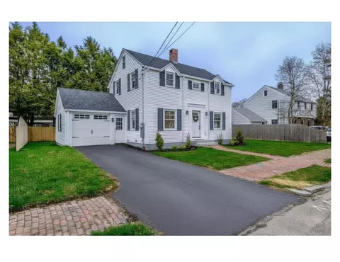 34 Bay View Dr, Portland, ME 04103