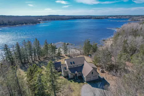 49 Bagaduce Ln, Penobscot, ME 04476
