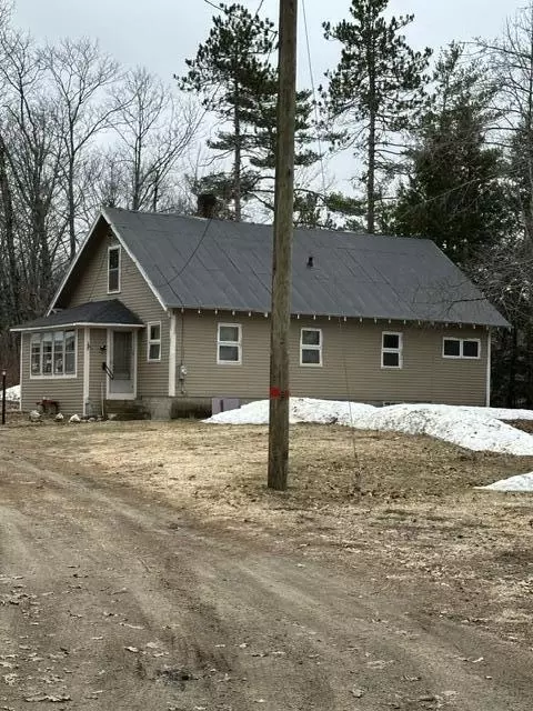 22 Lyons Ln, Dixfield, ME 04224