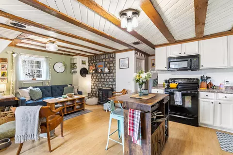 67 Western Ave, Auburn, ME 04210