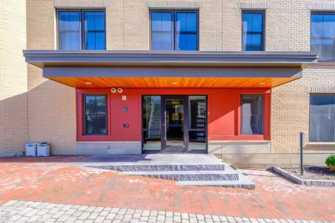 25 High St #214, Portland, ME 04101