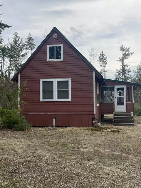 173 N Tamworth Rd, Oxford, ME 04270