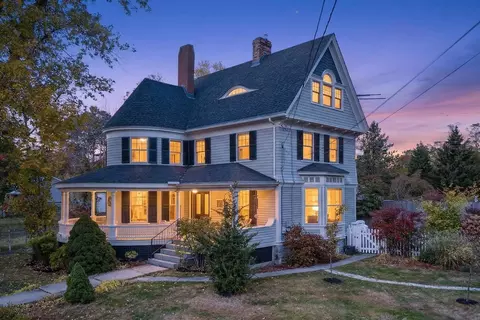 79 Russell St, Bath, ME 04530
