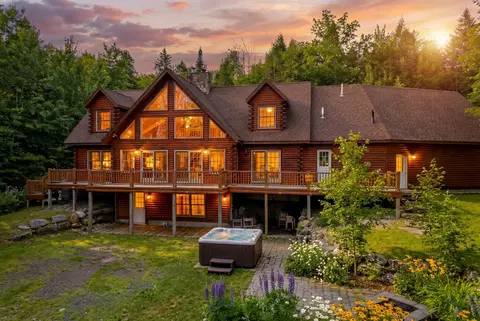 75 Valley View Dr, Newry, ME 04261