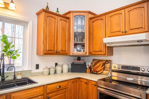 Kitchen - 179 Egypt Rd, Raymond, ME 04071 photo 5 of 7
