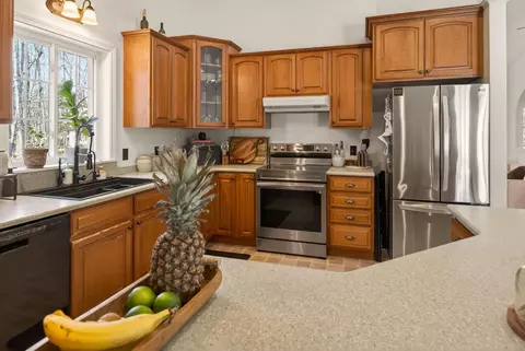 Kitchen - 179 Egypt Rd, Raymond, ME 04071 photo 4 of 7