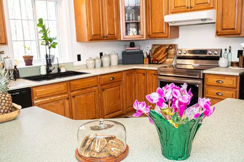 Kitchen - 179 Egypt Rd, Raymond, ME 04071 photo 6 of 7