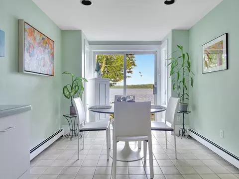 Dining - 553 Main St, Wayne, ME 04284 photo 4 of 4
