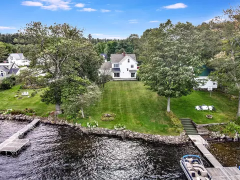 Exterior - 553 Main St, Wayne, ME 04284 photo 3 of 4