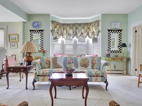Living - 553 Main St, Wayne, ME 04284 photo 4 of 6
