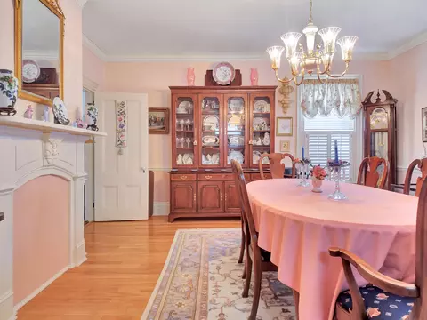 Dining - 553 Main St, Wayne, ME 04284 photo 2 of 4