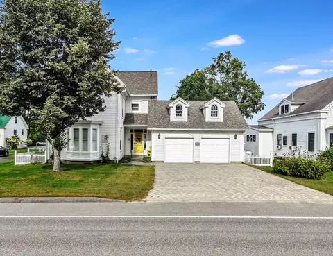 Exterior - 553 Main St, Wayne, ME 04284 photo 4 of 4