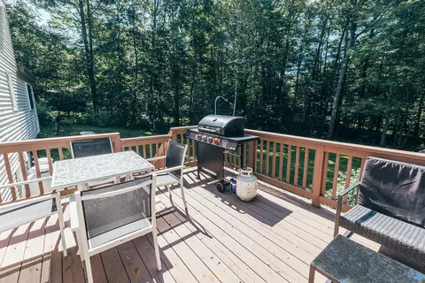Exterior - 8 Evergreen Dr, Freeport, ME 04032 photo 7 of 22