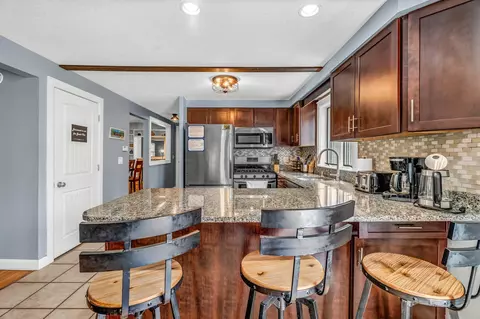Kitchen - 8 Evergreen Dr, Freeport, ME 04032 photo 3 of 3