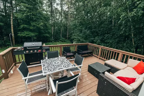 Exterior - 8 Evergreen Dr, Freeport, ME 04032 photo 9 of 22