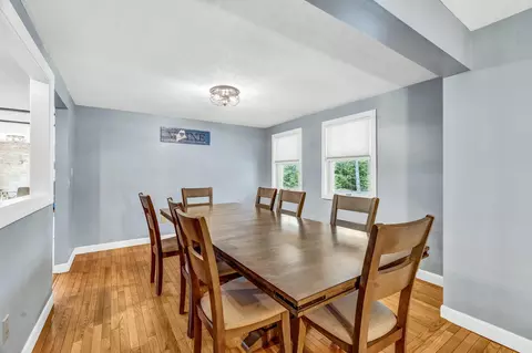 Dining - 8 Evergreen Dr, Freeport, ME 04032 photo 3 of 6