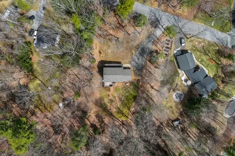 View/Area - 8 Evergreen Dr, Freeport, ME 04032 photo 1 of 9