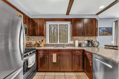 Kitchen - 8 Evergreen Dr, Freeport, ME 04032 photo 1 of 3