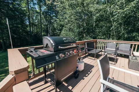 Exterior - 8 Evergreen Dr, Freeport, ME 04032 photo 8 of 22
