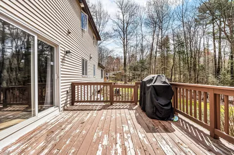 Exterior - 8 Evergreen Dr, Freeport, ME 04032 photo 10 of 22