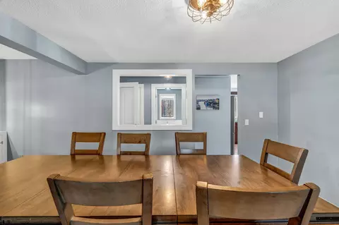 Dining - 8 Evergreen Dr, Freeport, ME 04032 photo 6 of 6