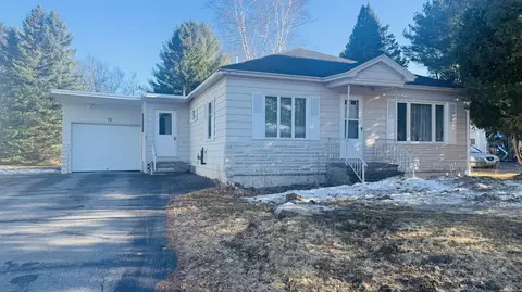 10 Dorilda Cir, Caribou, ME 04736
