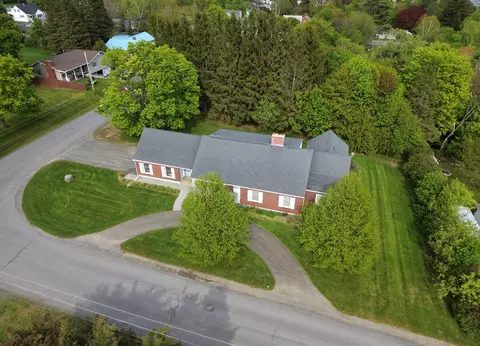 4 Dorcas Ave, Caribou, ME 04736