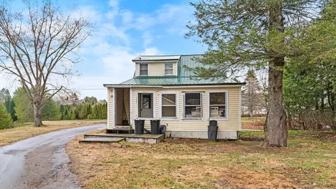 20 Highland Ave, Bradley, ME 04411