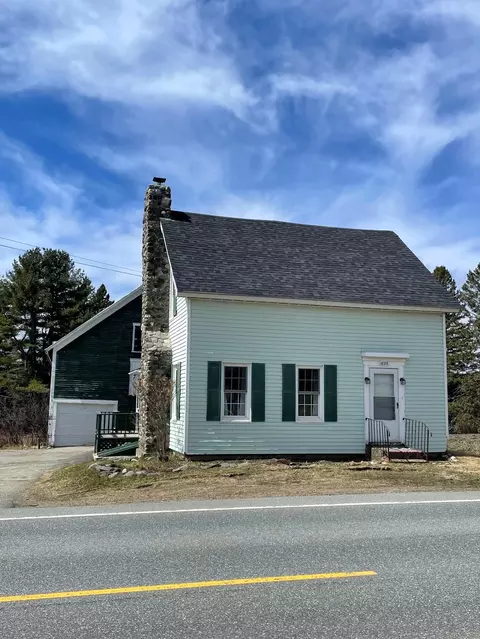 704 Main St, Moose River, ME 04945