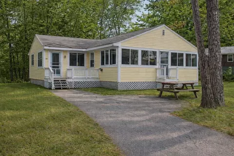 18 Scenic View Dr, Naples, ME 04055