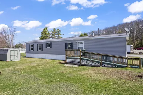 3 Oxbow Dr, Lewiston, ME 04240