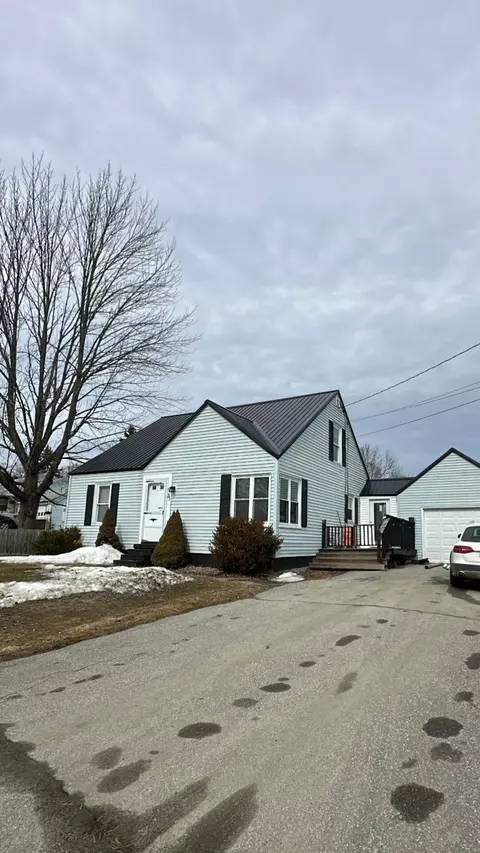 31 Brooklyn Ave, Waterville, ME 04901