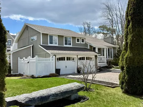 36 Bayberry Ave, Kennebunk, ME 04043