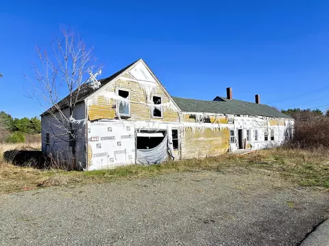 662 Albion Rd, Unity, ME 04988
